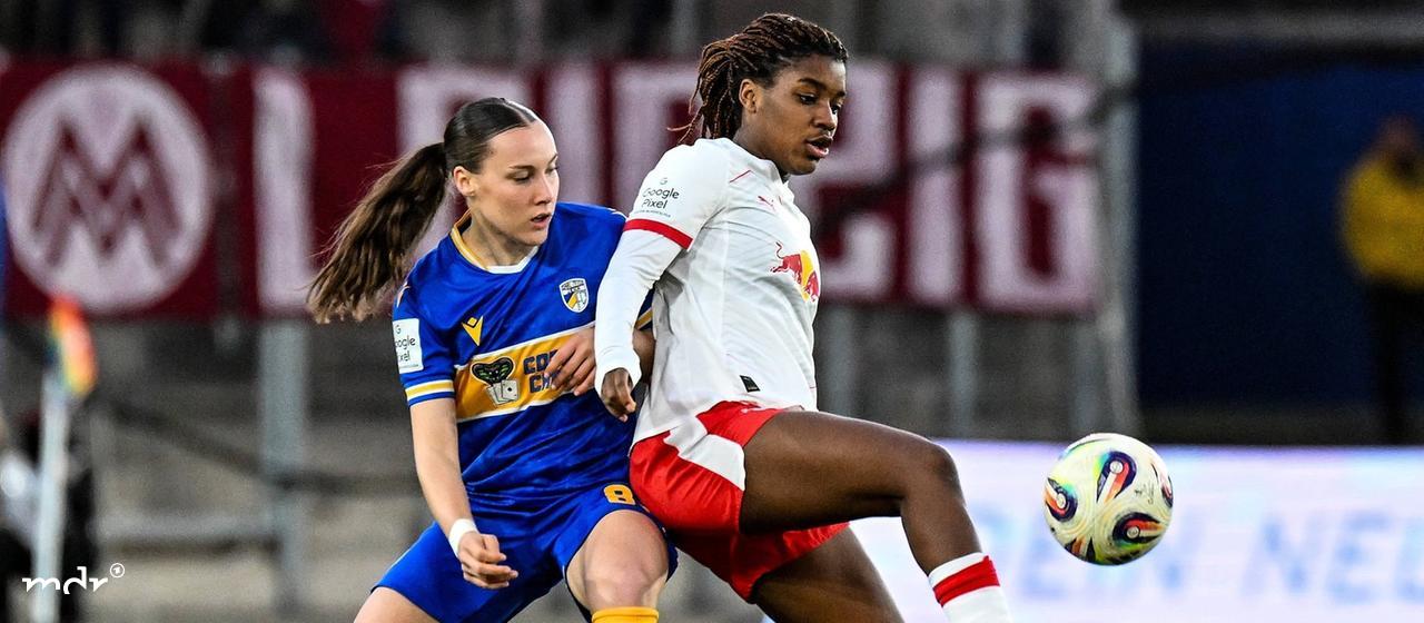 Emily Reske 28, FC Carl Zeiss Jena vs. Delice Boboy 17, Rasenballsport Leipzig