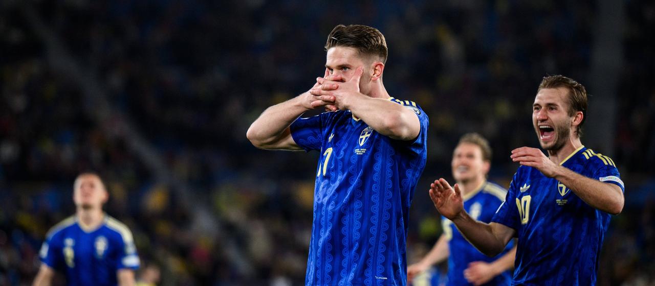 Viktor Gyökeres celebrates the goal