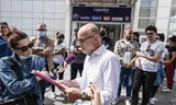 Olivier Samain of the French journalists' union SNJ speaks to the media. Employees of the radio station Europa 1 were already on strike in 2021 out of concern about the takeover of Lagardère by Vincent Bolloré.
