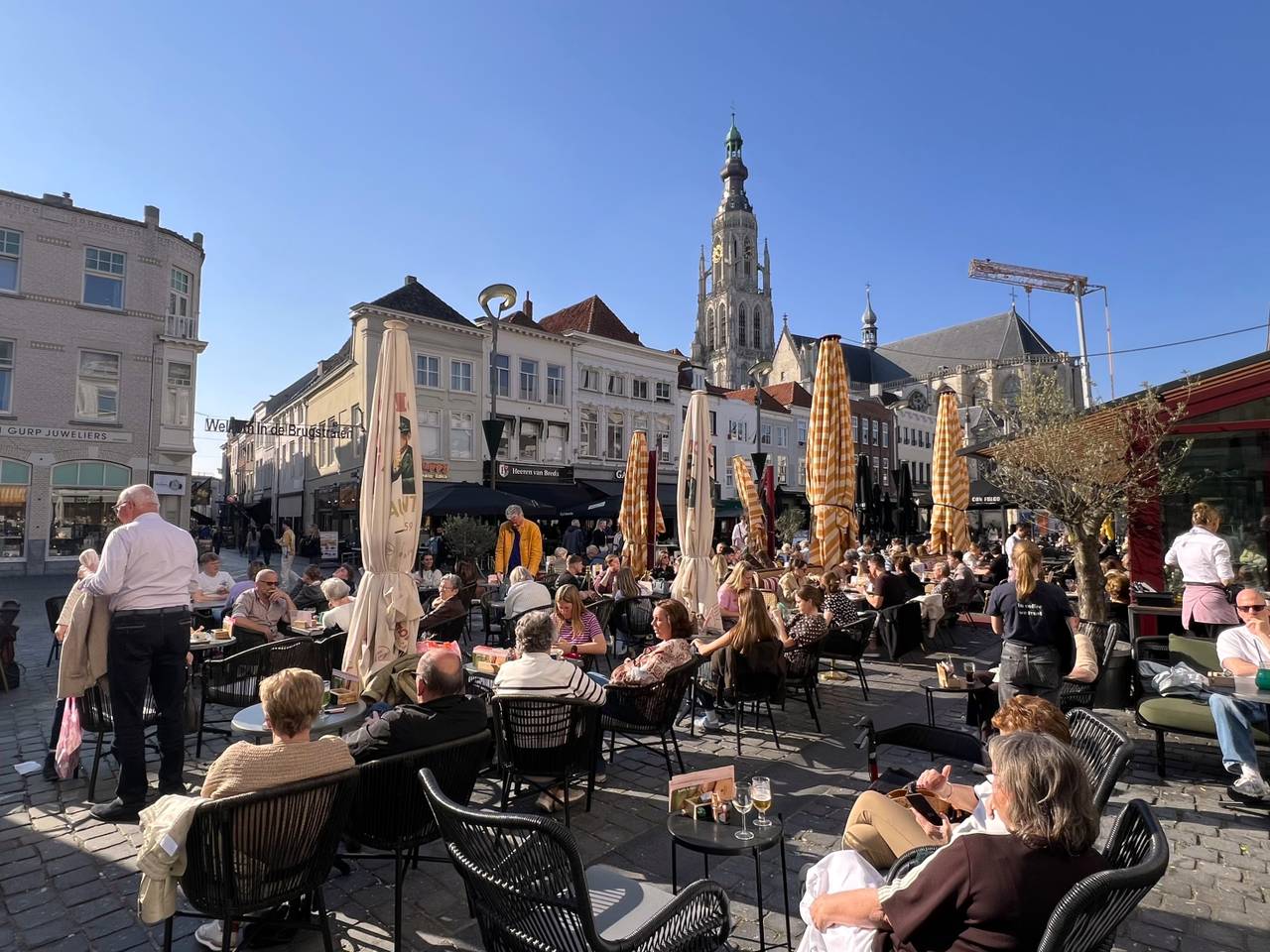 https://api.omroepbrabant.nl/img/f/$width$/$height$/0.50/0.50/cmV2aXNpb25zLzQ4NzM5NjktMS5qcGc_c2U9MjA0NS0wMS0wMVQxMCUzQTQwJTNBMDBaJnNpZz1ONkg zRjI5dlRoTVpqaDhYaDRtblJ5OGJUTTdHcVlwek84cHVaMlNJdERzJTNEJnNwPXImc3ByP Wh0dHBzJnNyPWImc3Q9MjAyNS0wMS0wMVQxMCUzQTQwJTNBMDBaJnN2PTIwMjAtMTAtMDI=