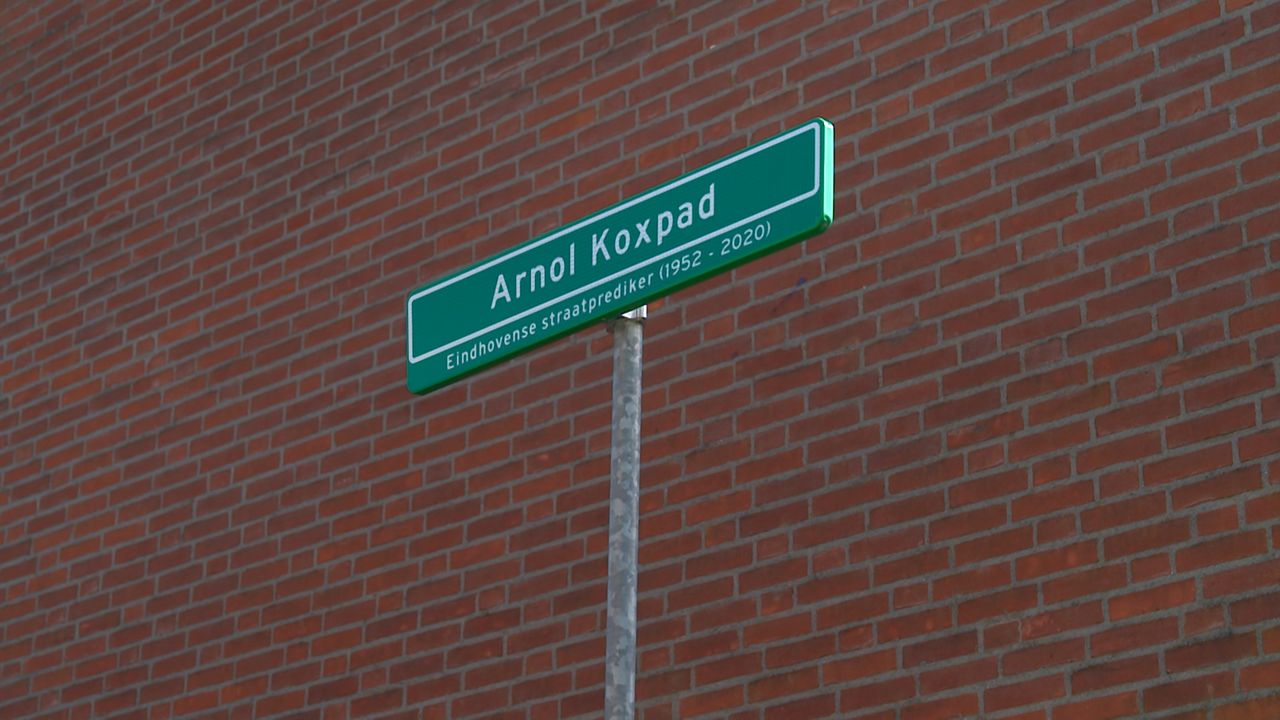 The deceased Eindhoven street preacher Arnol Kox was given his own path on Friday (photo: Omroep Brabant).
