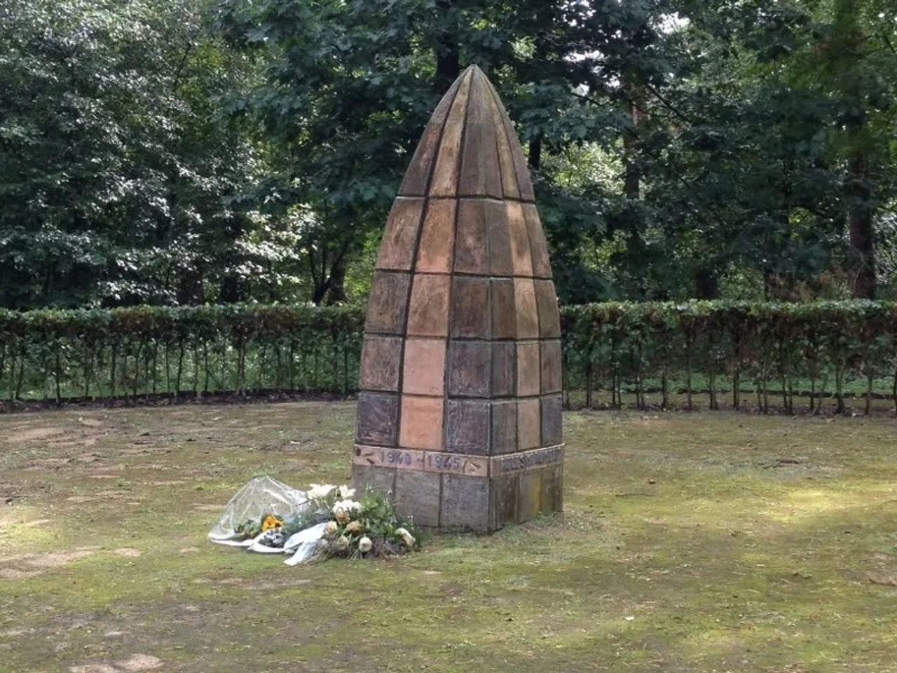Peace Monument Loonse Duinen (photo: Natuurmonumenten).