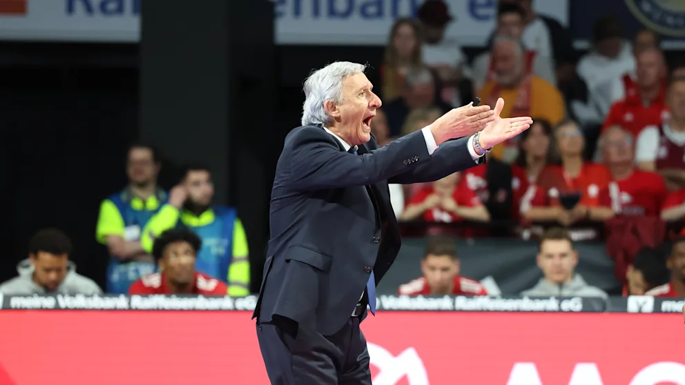 Bayern-Coach Svetislav Pešić (76) rastet gegen Chemnitz aus