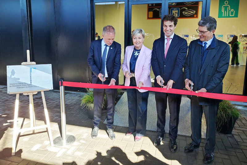 The new building was inaugurated by CEO Christophe Segaert, the Walloon minister responsible for airports Cécile Neven (MR), Mayor of Charleroi Thomas Dermine (PS) and the Chairman of the Board of Directors Gilles Samyn.
