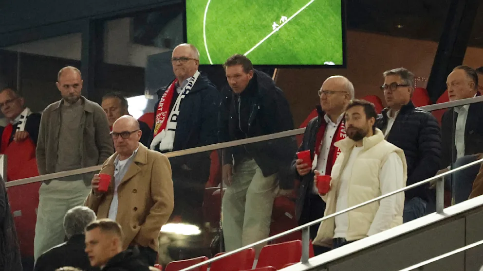 Bundestrainer Julian Nagelsmann (38/4. v. l.) auf der Tribüne in der Stuttgarter MHP-Arena
