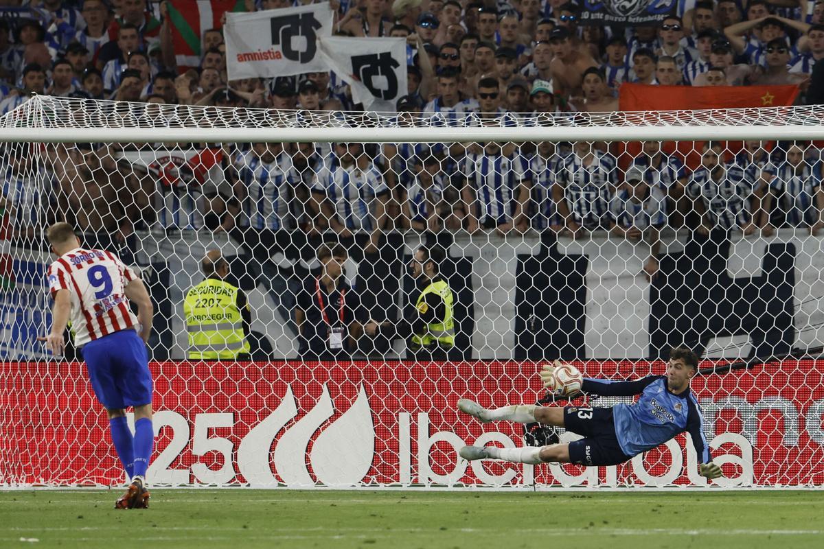 Sorloth missed the first penalty of the shootout in which Real Sociedad won over Atlético de Madrid