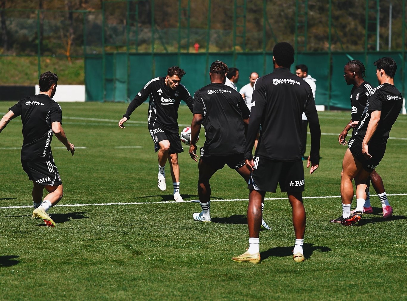 besiktas-misirlicomtr-fatih-karagumruk-maci-saat-kacta-hangi-kanalda-1777268805167.jpg