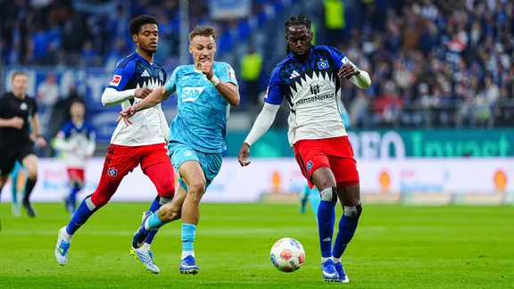 Game scene from the Bundesliga game Hamburger SV against Hoffenheim. | picture alliance / Eibner press photo | Marcel von Fehrn Game scene from the Bundesliga game Hamburger SV against Hoffenheim.