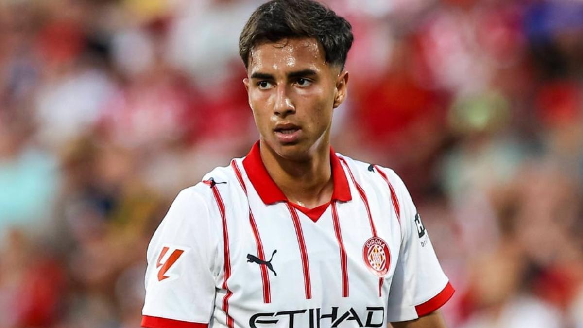 Vitor Reis, a central defender who complies with what Míchel asks