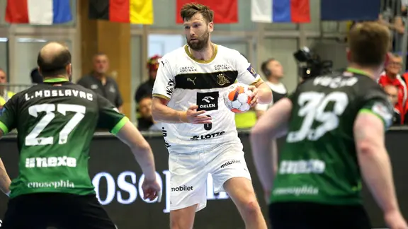 Kiel's Harald Reinkind in the game against RK Nexe