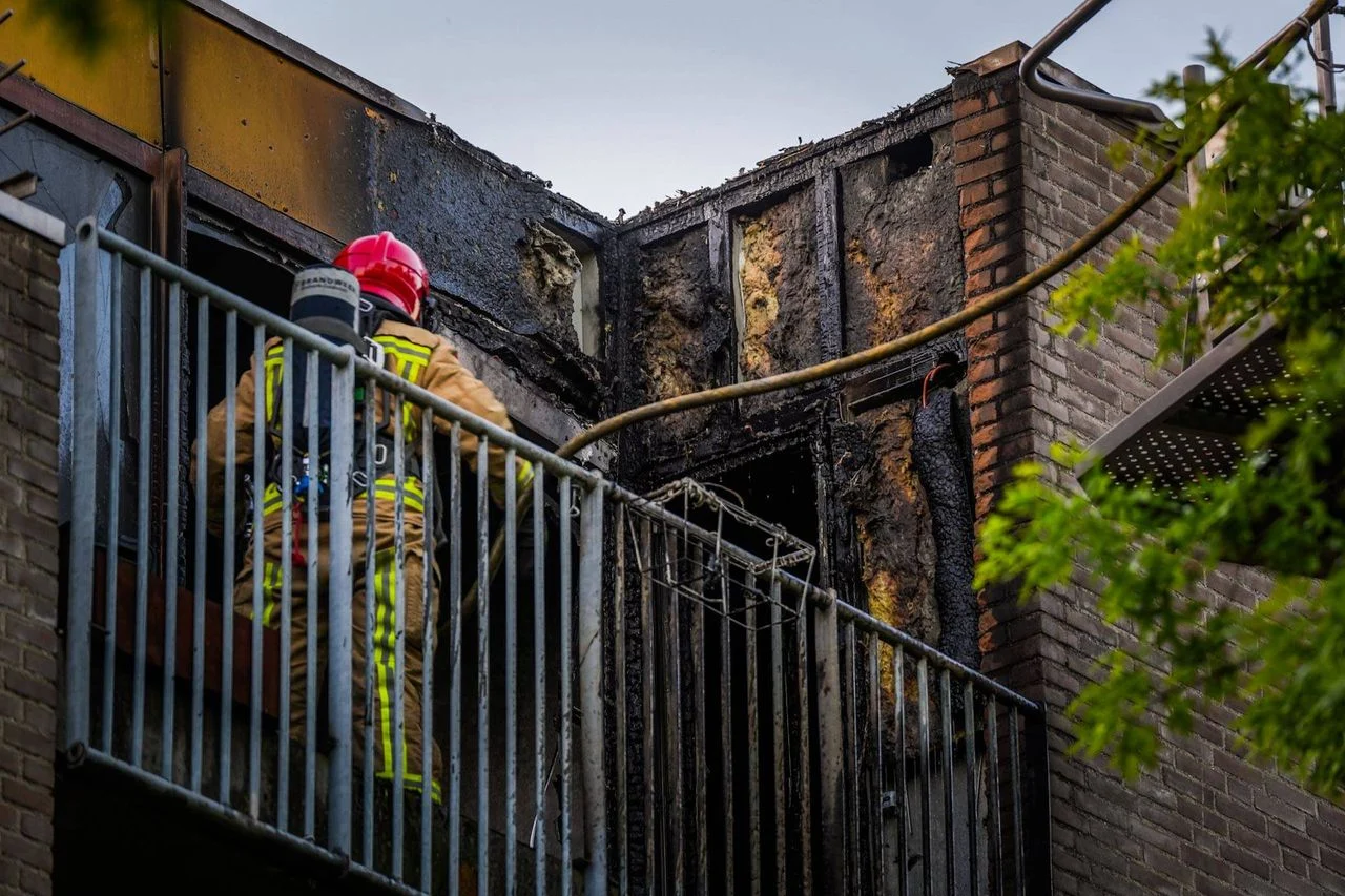 The fire partly spread inside (photo: Persbureau Heitink).