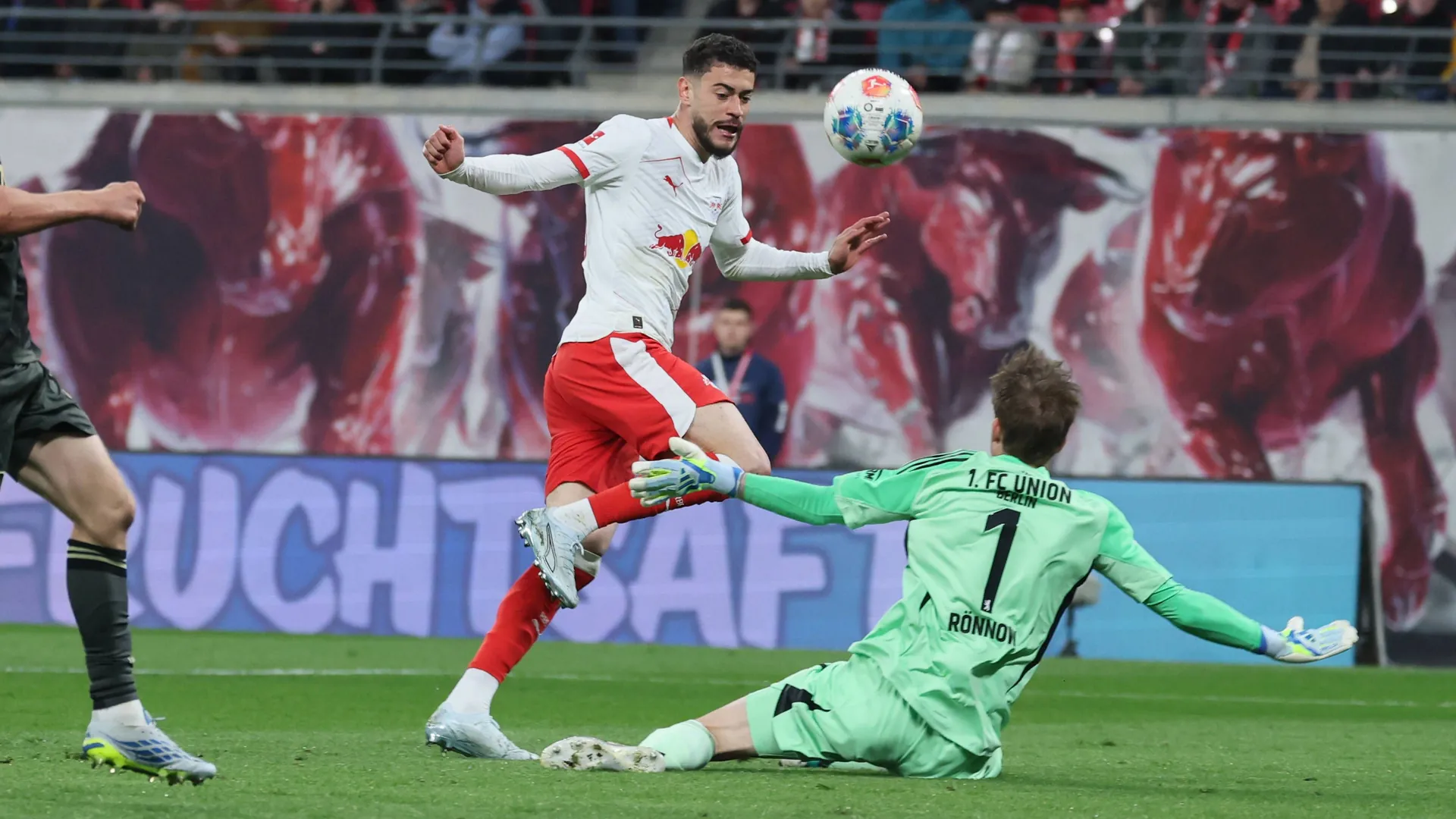 Clarified: Leipzig's Romulo scores to make it 2-0.