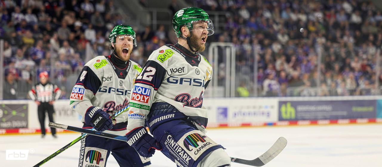 Eisbären defender Eric Mik celebrates against Mannheim (imago images/Jan Huebner)