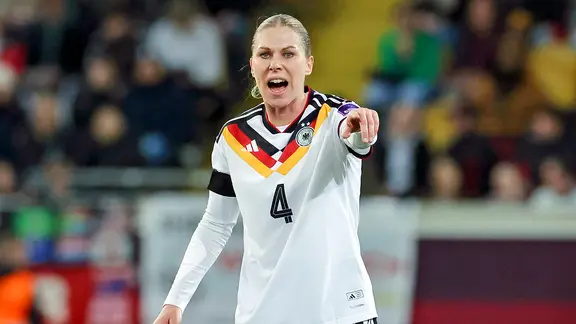 Rebecca Knaak