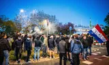 For the fourth evening in a row, protests are taking place at the town hall against the arrival of an emergency shelter for asylum seekers.  