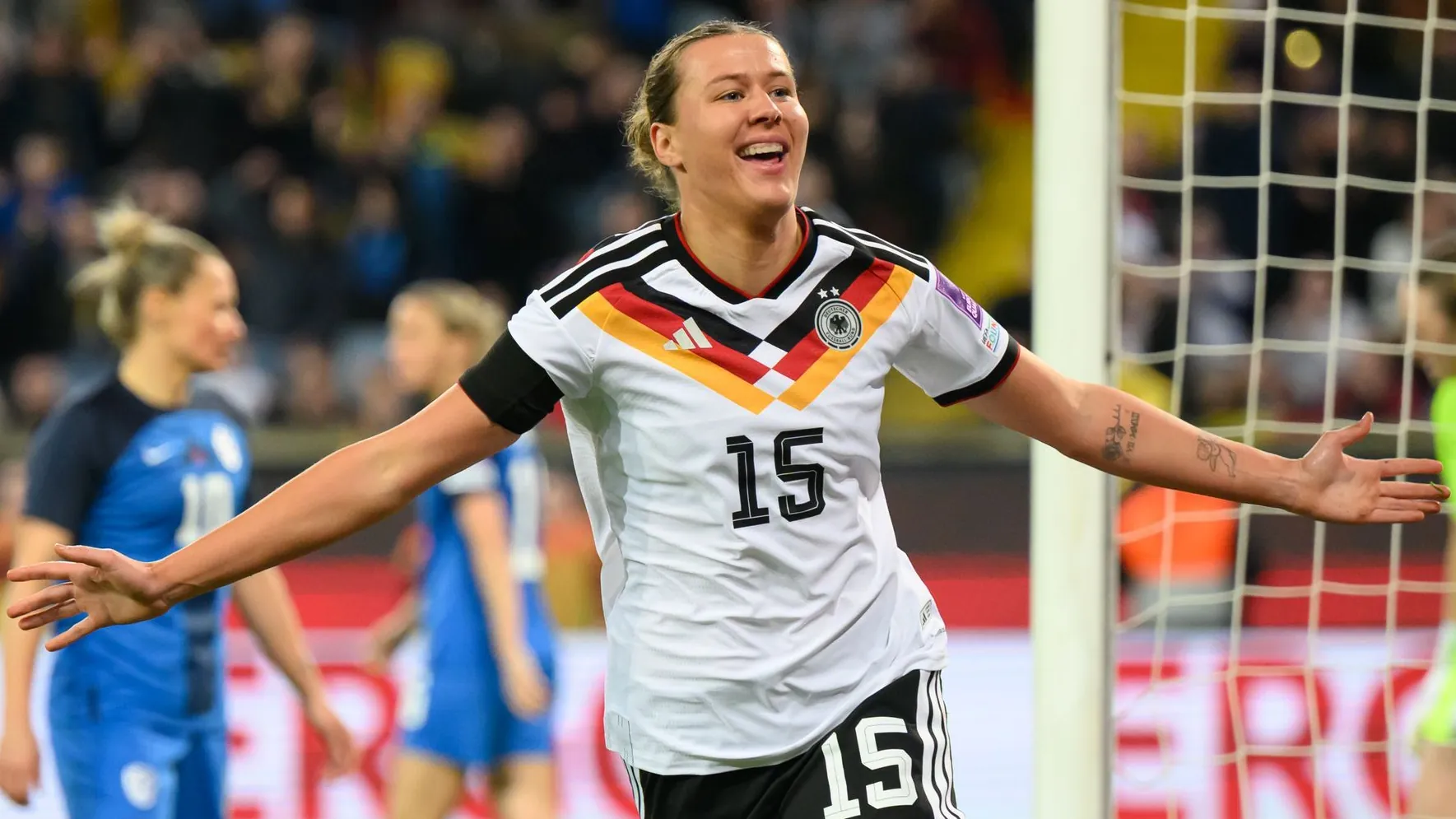 Larissa Muehlhaus Larissa Muehlhaus