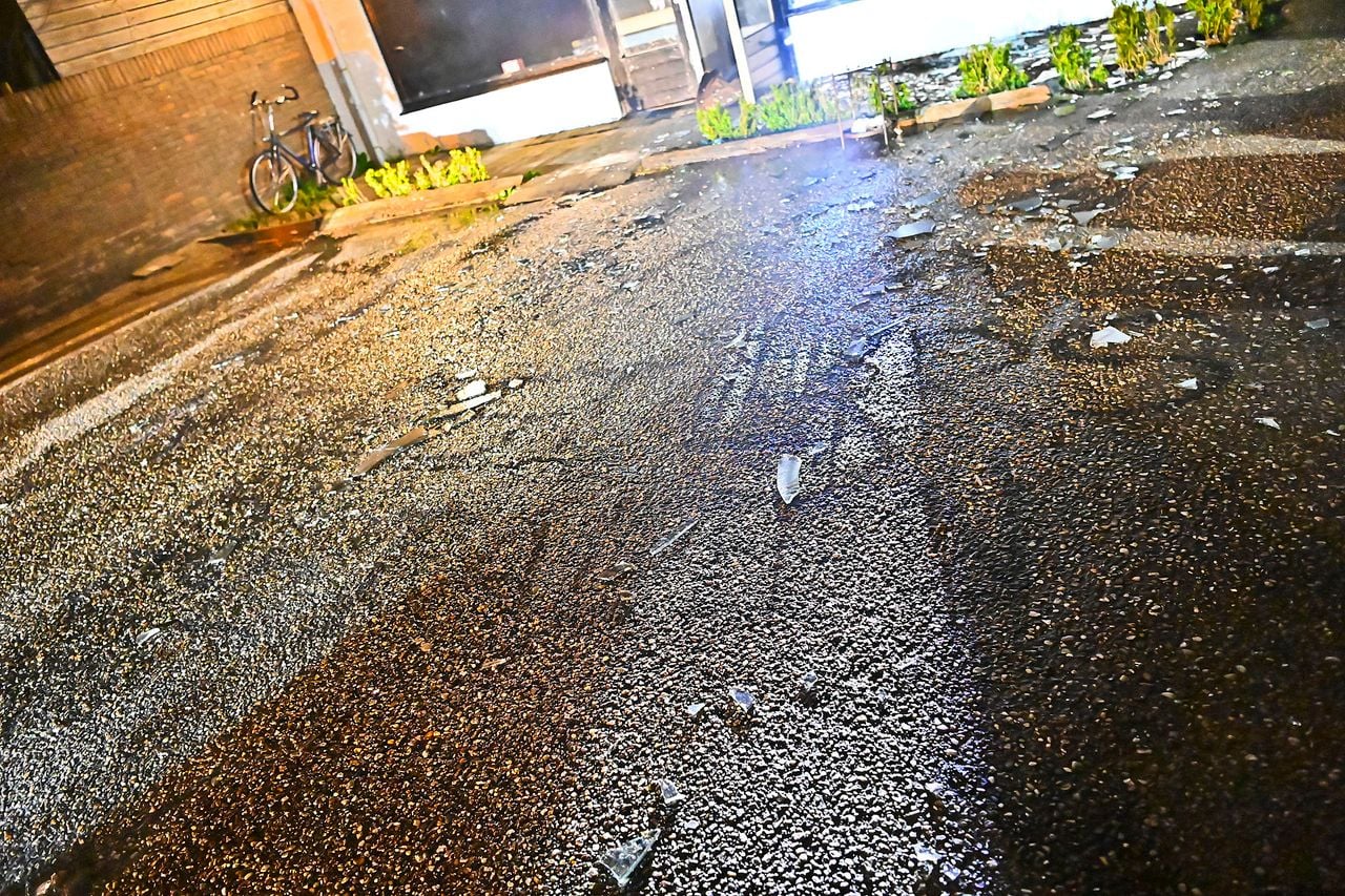Text sprayed on the ground (photo: Rico Vogels / Heitink Press Agency).