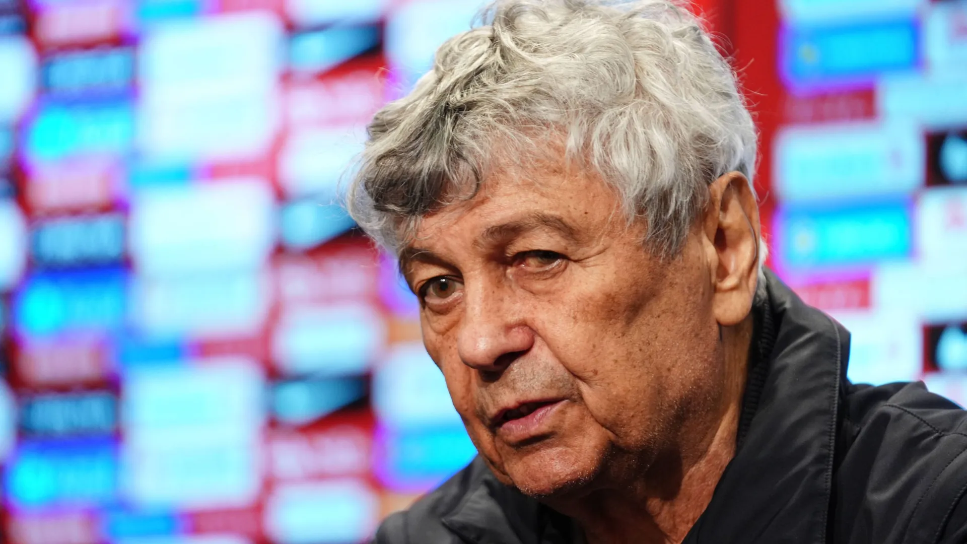 Mircea Lucescu: The Romanian coach is in critical condition. Mircea Lucescu: The Romanian coach is in critical condition.