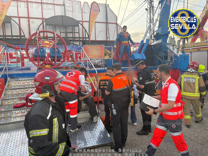 The emergency services in action after the cable of a fairground attraction in Seville suddenly snapped.