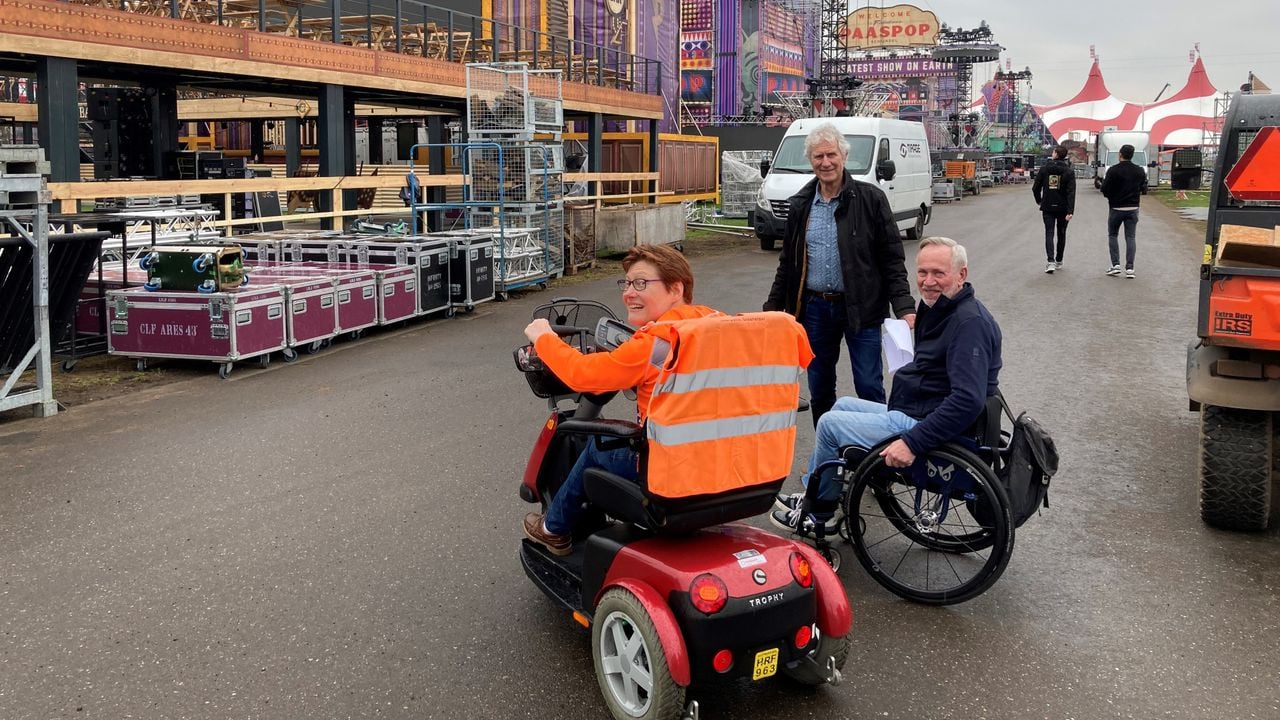Entering with the mobility scooter (photo: Riens van Raaij).