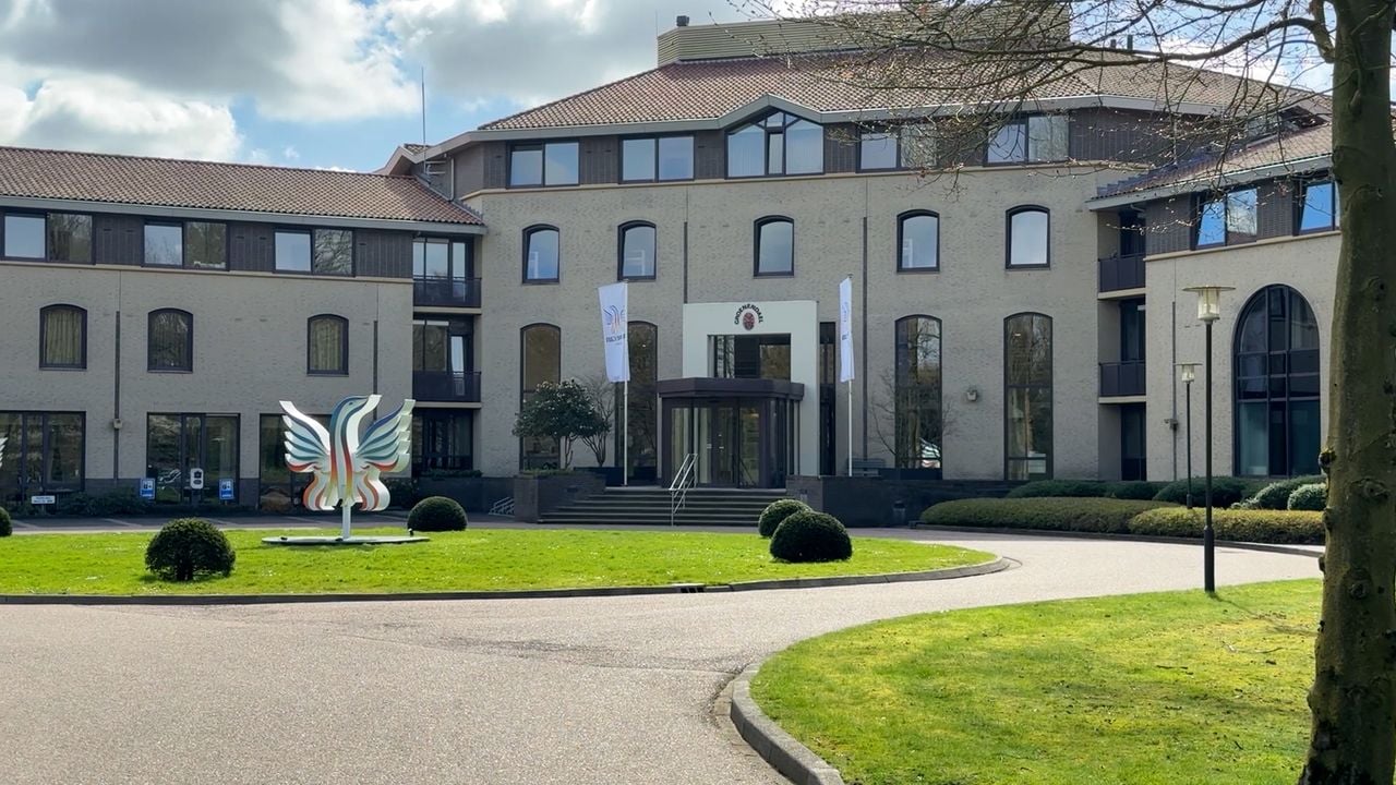 The main building of the Yes We Can Clinic in Hilvarenbeek (photo: Omroep Brabant).