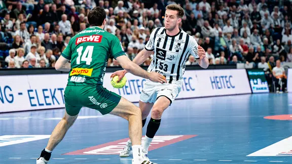 Kiel's Nikola Bilyk (r.) in a duel with Leipzig's Marko Mamić | Imago Images Kiel's Nikola Bilyk (r.) in a duel with Leipzig's Marko Mamić