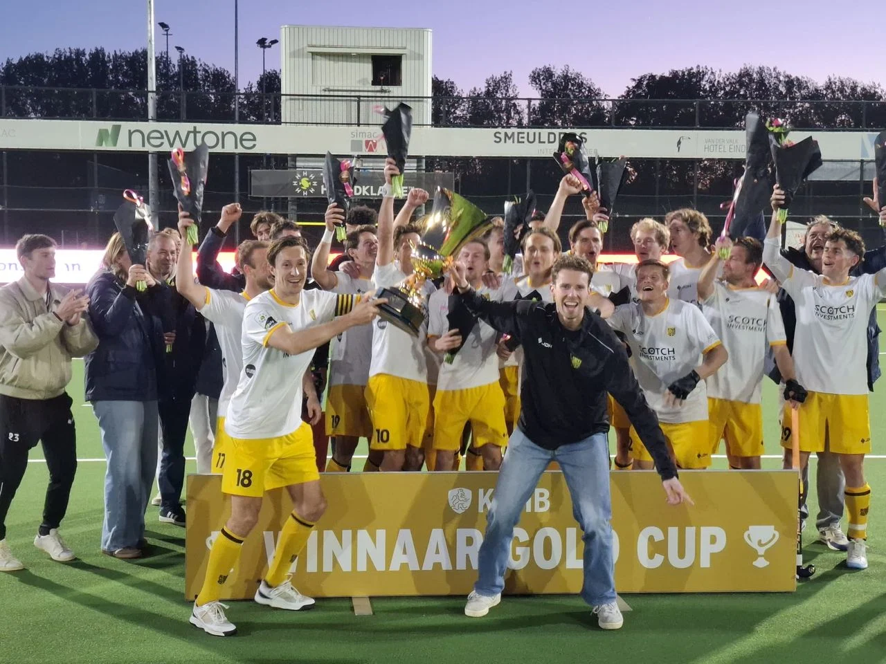 The men of HC 's-Hertogenbosch won the Gold Cup (photo: Leon Voskamp).