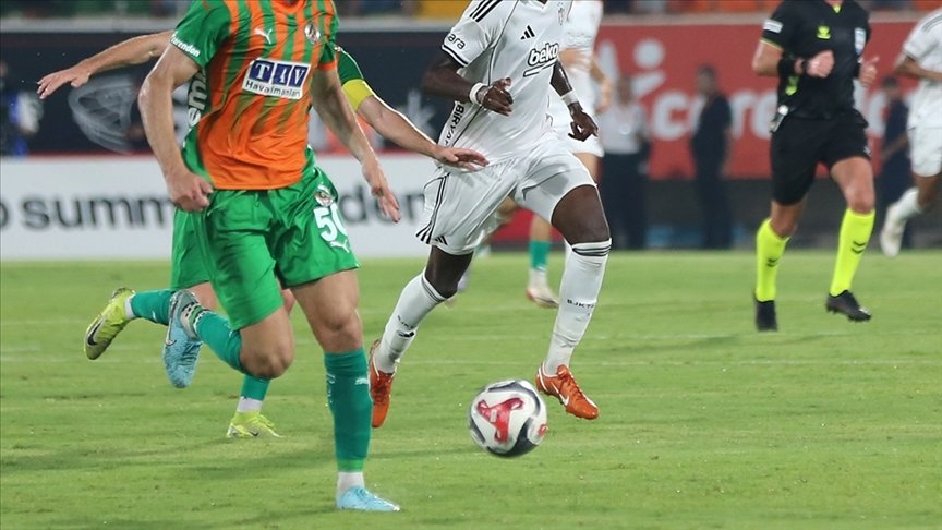 What time is the Beşiktaş-Corendon Alanyaspor match?