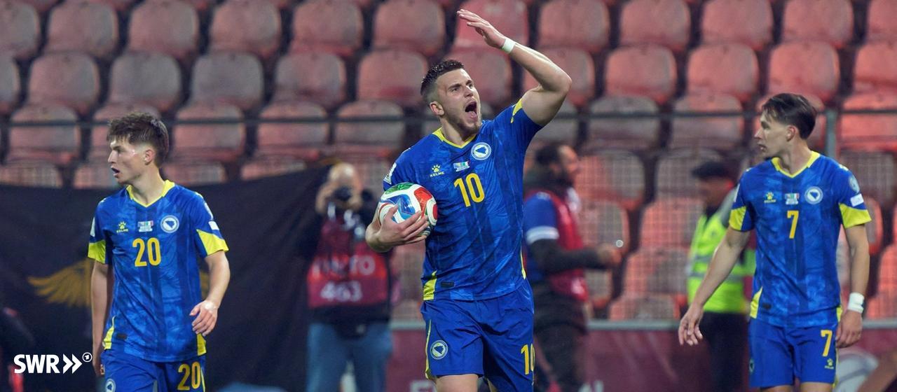 Ermedin Demirovic during the game between Bosnia-Herzegovina and Italy.