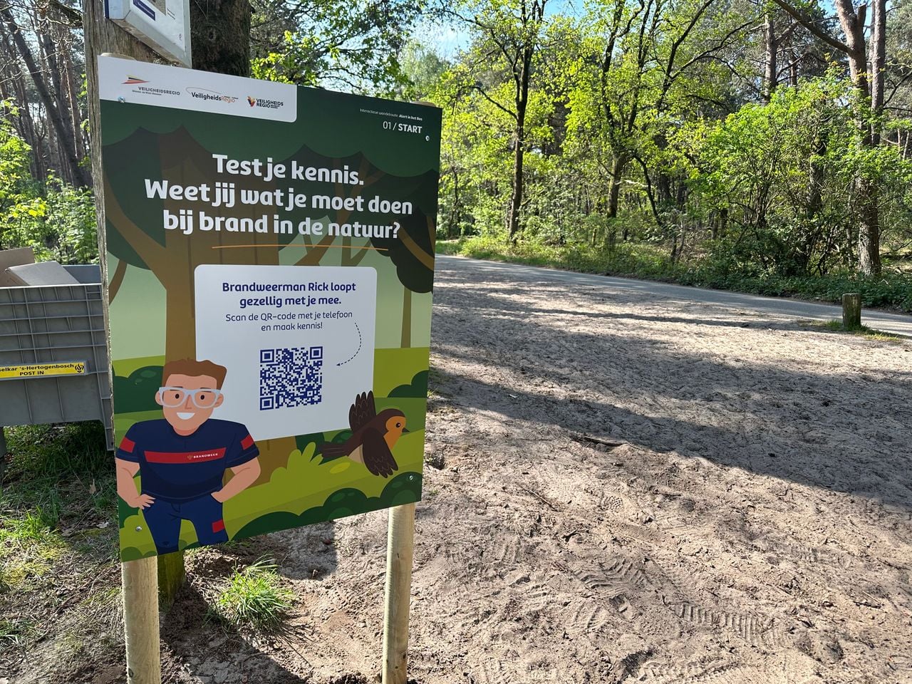 During the route, visitors will encounter signs with tips and QR codes.