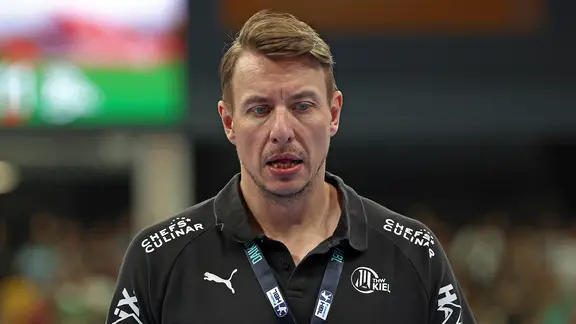 Kiel coach Filip Jicha | IMAGO / Oliver Vogler Kiel coach Filip Jicha