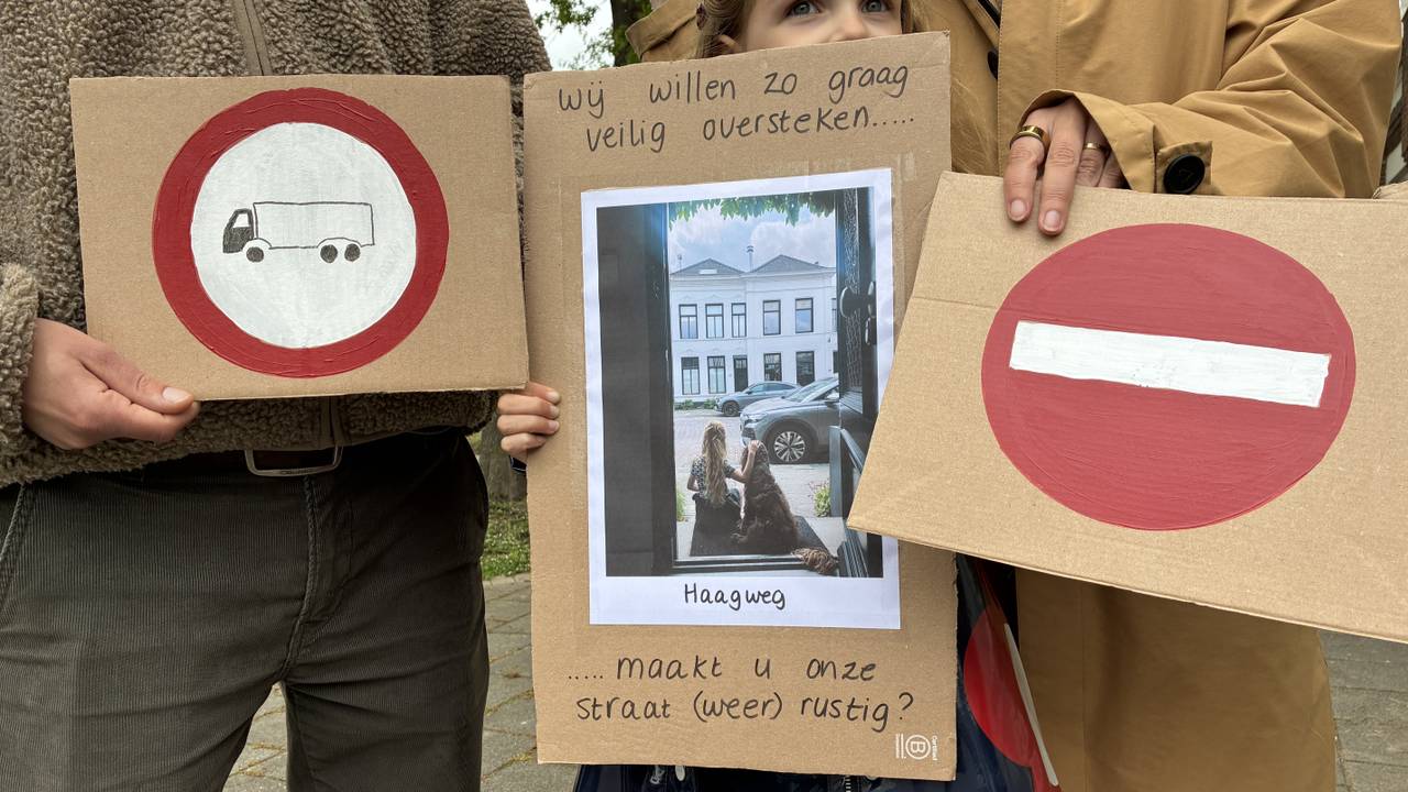 Local residents of Tuinzigtlaan made themselves heard (photo: Wilco Zonneveld).