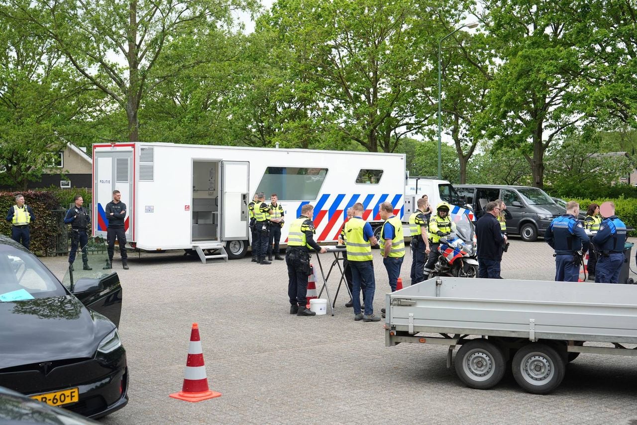 Major police check in Dongen (photo: Jeroen Stuve / Heitink Press Agency).