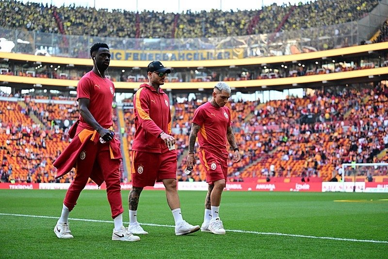 Who is the referee of the Galatasaray-Hesap.com Antalyaspor match?