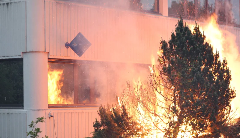 The fire caused meter-high flames.