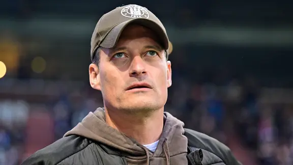 St. Pauli coach Alexander Blessin