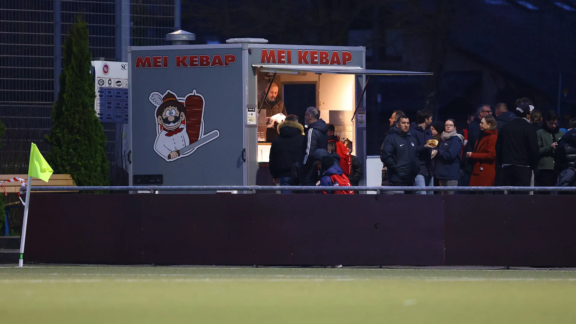The kebab shop that was presumably responsible for a power outage during the first game: food was served again during the replay.