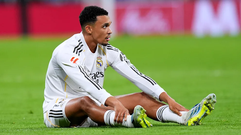 Am Boden (zerstört): Trent Alexander-Arnold (27) sorgte bei Real nicht für die Verstärkung, die sich die KÖniglichen erhofft hatten