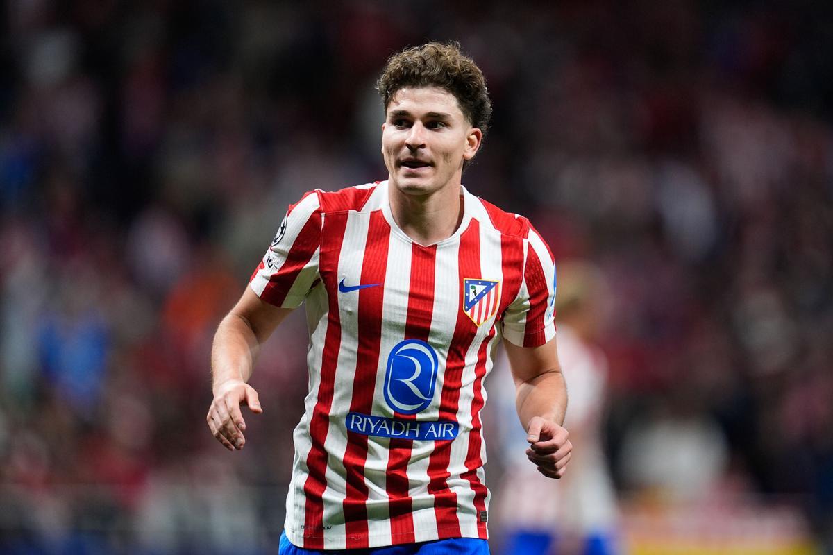 Julián Álvarez continues to be an option for FC Barcelona