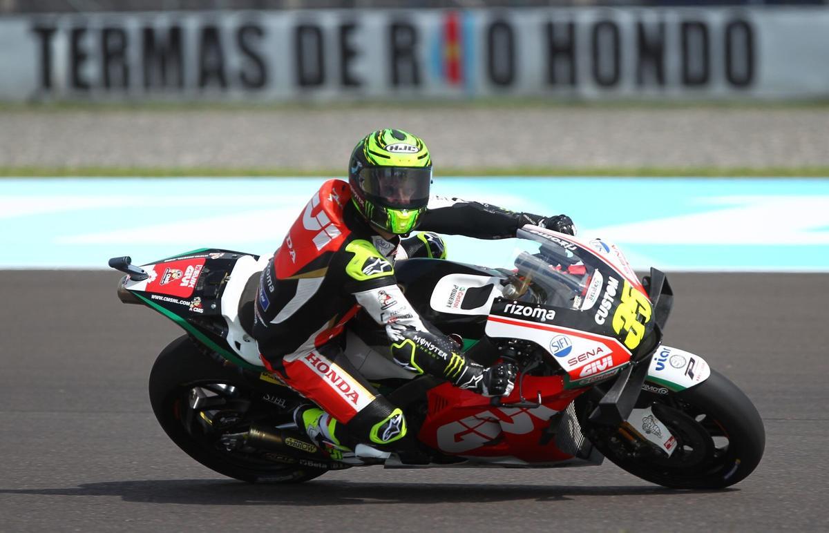 AME2573. TERMAS DE RIO HONDO (ARGENTINA), 03/29/2019.- The British Cal Crutchlow participates during the free trials of the Motul Grand Prix of the Argentine Republic, this Friday at the Termas de Rio Hondo International Raceway, in the province of Santiago del Estero (Argentina). EFE / Nicolás Jiménez. argentine gp 2019