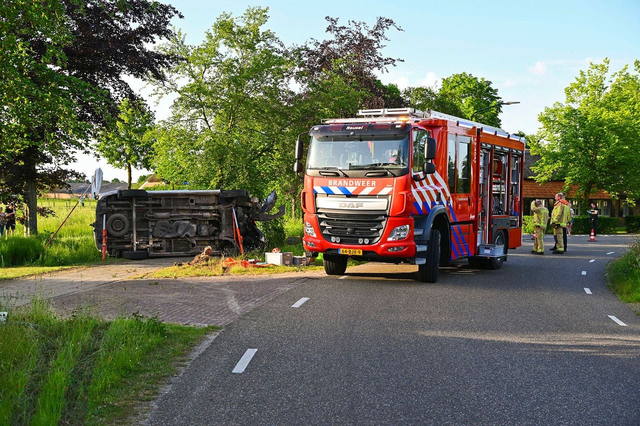 The man was taken to hospital (Photo: Rico Vogels / Heitink Press Agency).