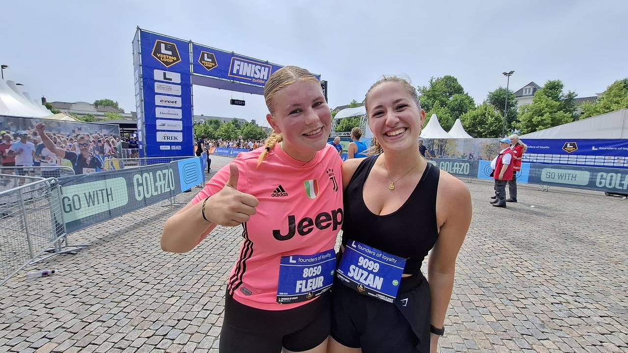 Fleur Wouters and Suzan Lintermans ran the 15 kilometers (photo: Leon Voskamp).