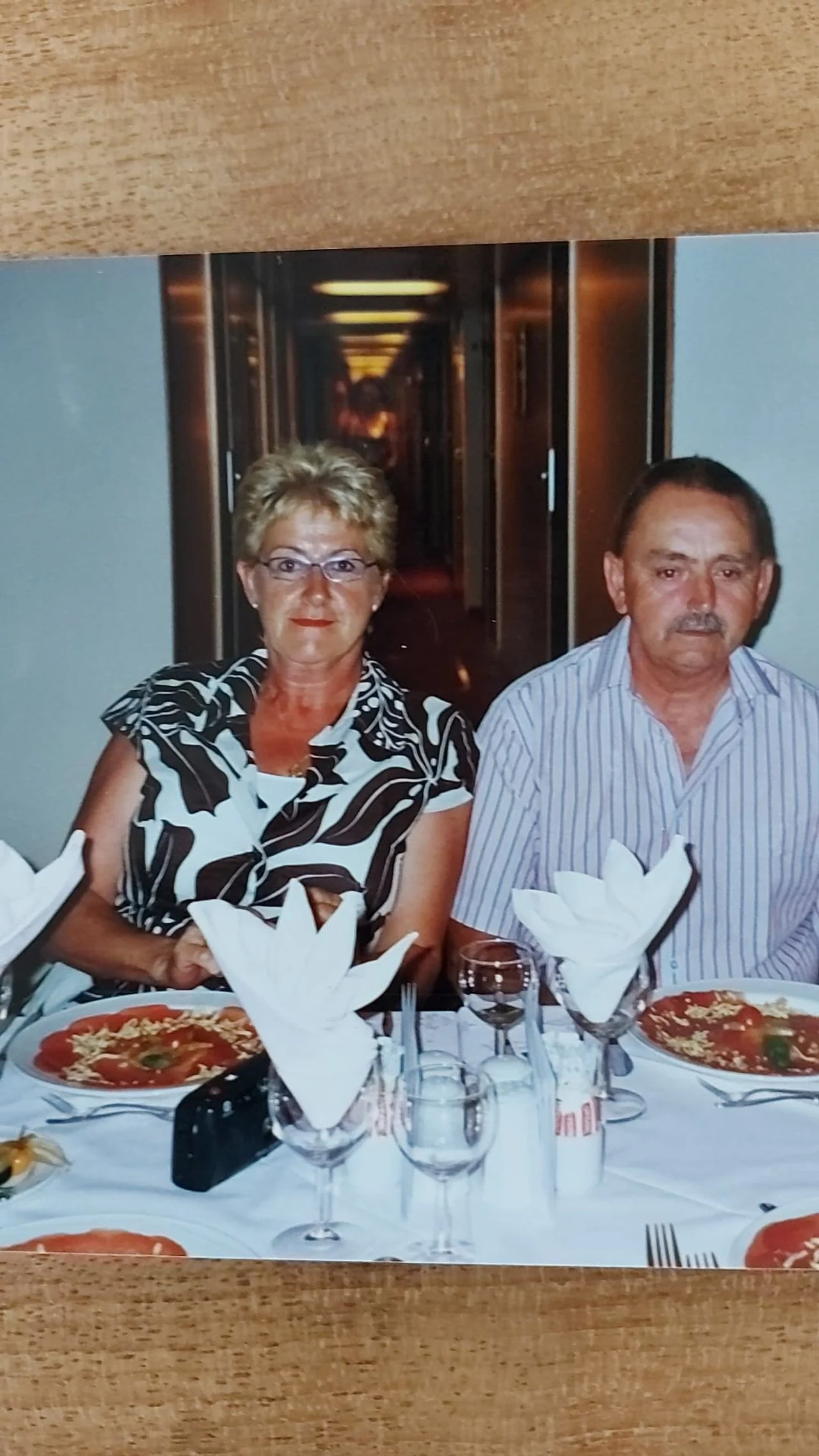 Tonny together with her brother Ad.