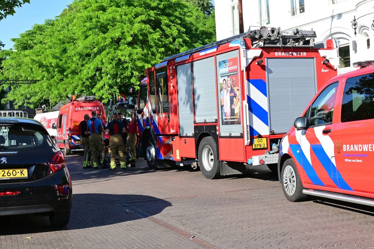 Fire brigade responded after a report that a boat had capsized (photo: Perry Roovers/Persbureau Heitink).