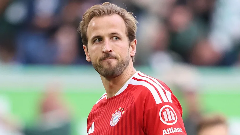 Kann es kaum fassen, dass er einen Elfmeter verschossen hat: Bayern-Stürmer Harry Kane (32)