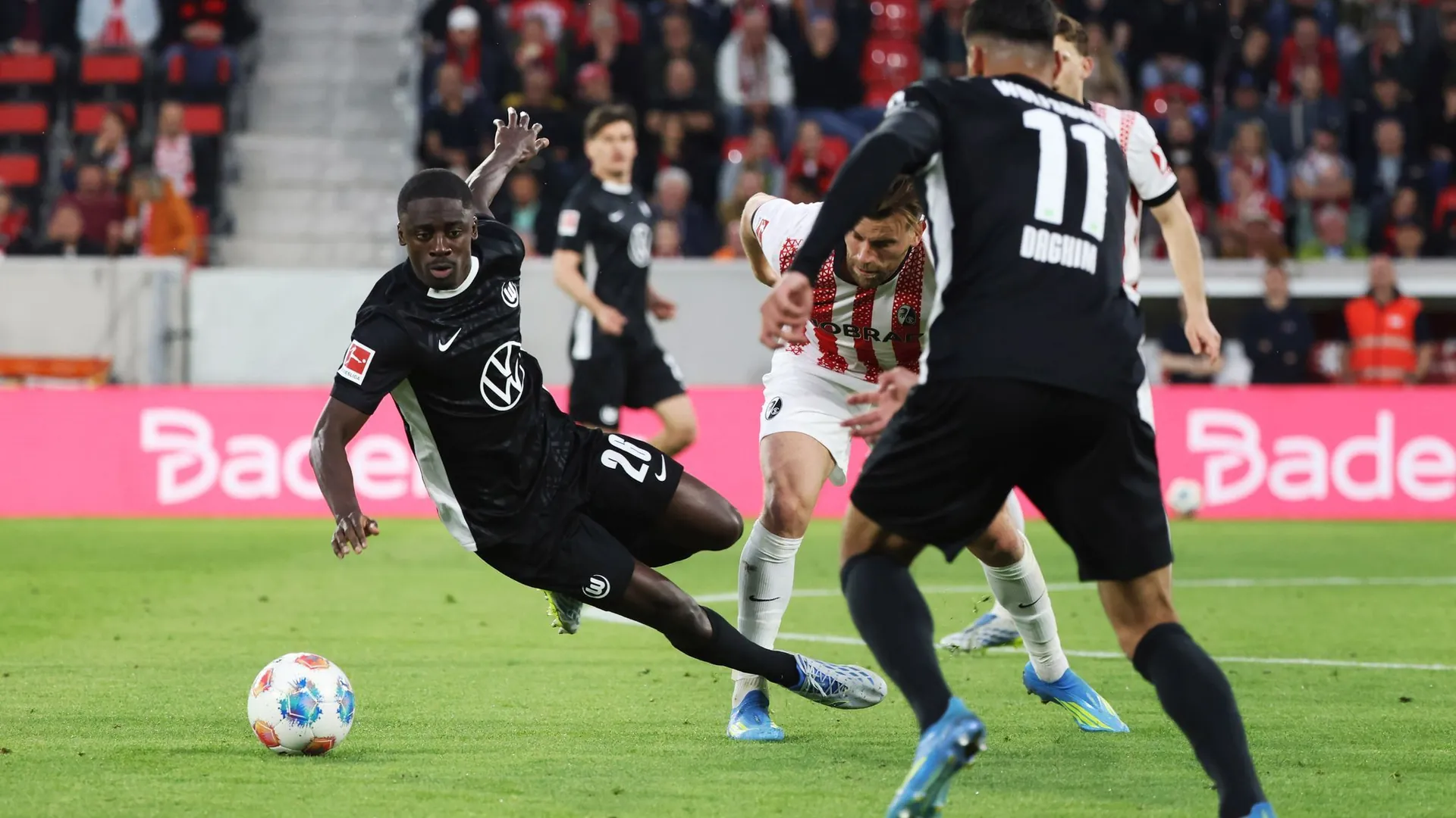 Hard-fought game in Freiburg: In the end there was no winner. Hard-fought game in Freiburg: In the end there was no winner.