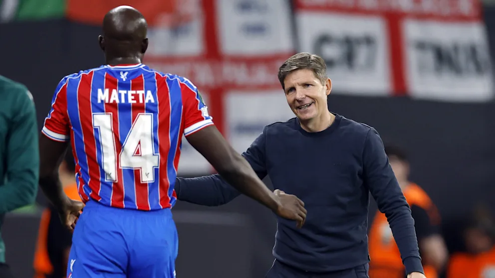 Oliver Glasner holt in seinem letzten Spiel als Trainer von Crystal Palace den Titel in der Conference League