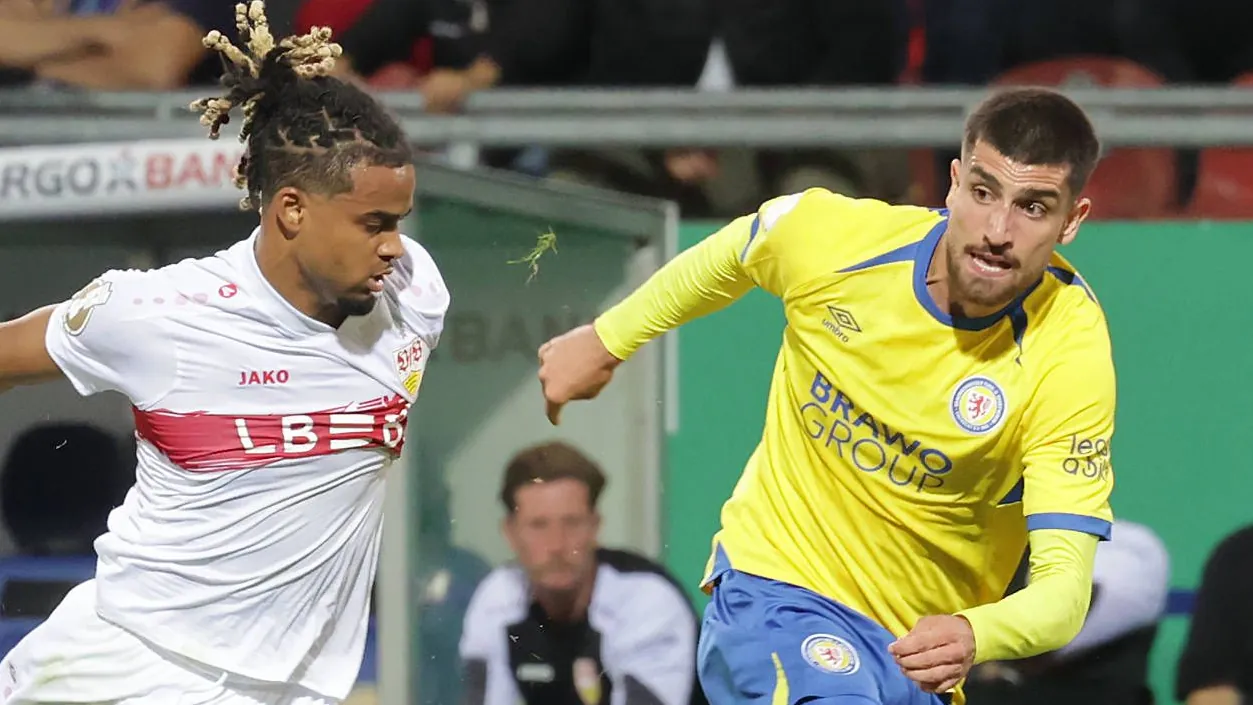 Fabio Di Michele Sánchez (r.) in a duel with Lorenz Assignon (archive photo): With two goals, the defender made BTSV dream of victory. Fabio Di Michele Sánchez (r.) in a duel with Lorenz Assignon (archive photo): With two goals, the defender made BTSV dream of victory.