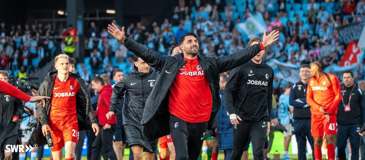 Grifo celebrates reaching the semi-finals with open arms to the fans