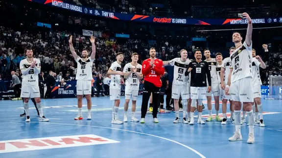 The handball players from THW Kiel are celebrating reaching the final of the Final Four of the European League in Hamburg 